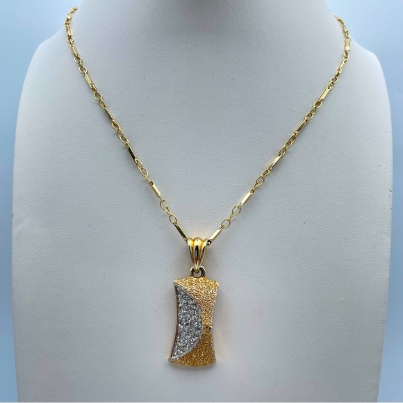 Vintage Barrera for Avon GoldTone RhinestonePendant Necklace/Clip-On EarringsSet - Picture 4 of 11